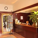 Panorama Am Kurfuerstendamm 3*
