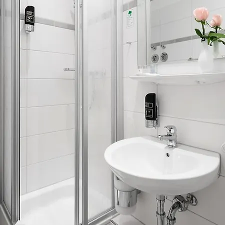 Hotel Panorama Am Kurfuerstendamm 3*