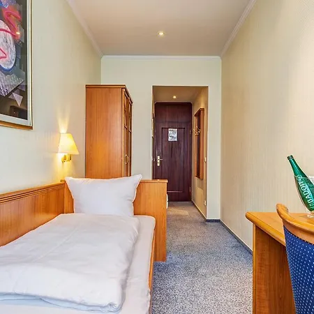 Panorama Am Kurfuerstendamm 3*