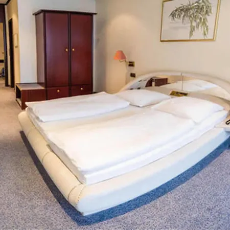 Hotel Panorama Am Kurfuerstendamm 3*