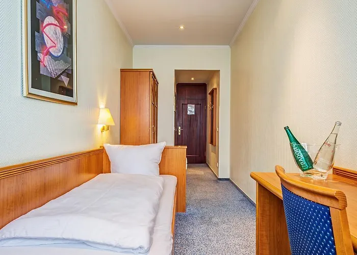 Panorama Am Kurfuerstendamm 3*