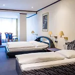 Panorama Am Kurfuerstendamm Otel 3*