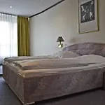 Panorama Am Kurfuerstendamm 3*