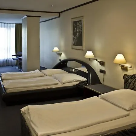 Panorama Am Kurfuerstendamm 3*