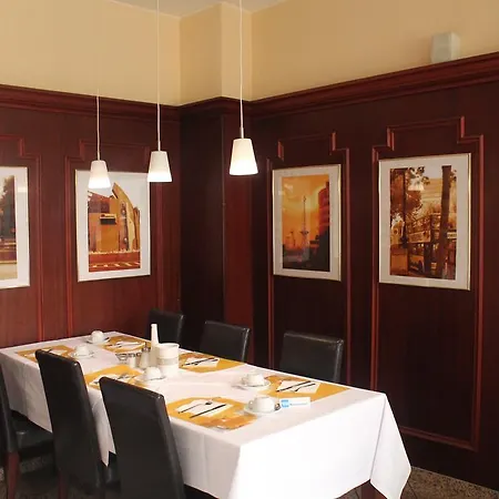 Panorama Am Kurfuerstendamm 3*